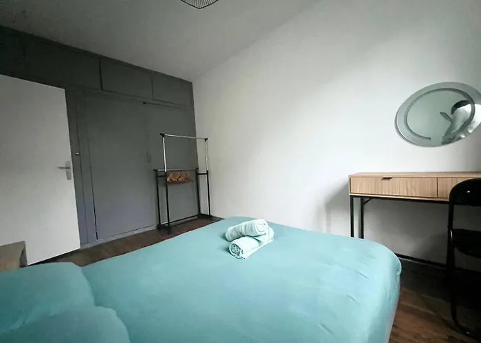 Апартаменти Calme Proche Du Centre - 2 - Wifi Gratuit Пуатьє